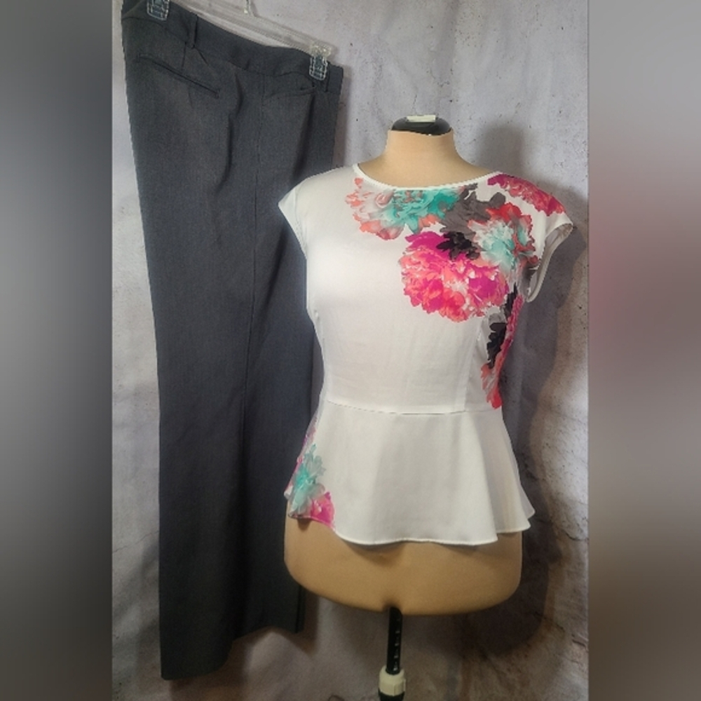 Worthington White Floral Blouse